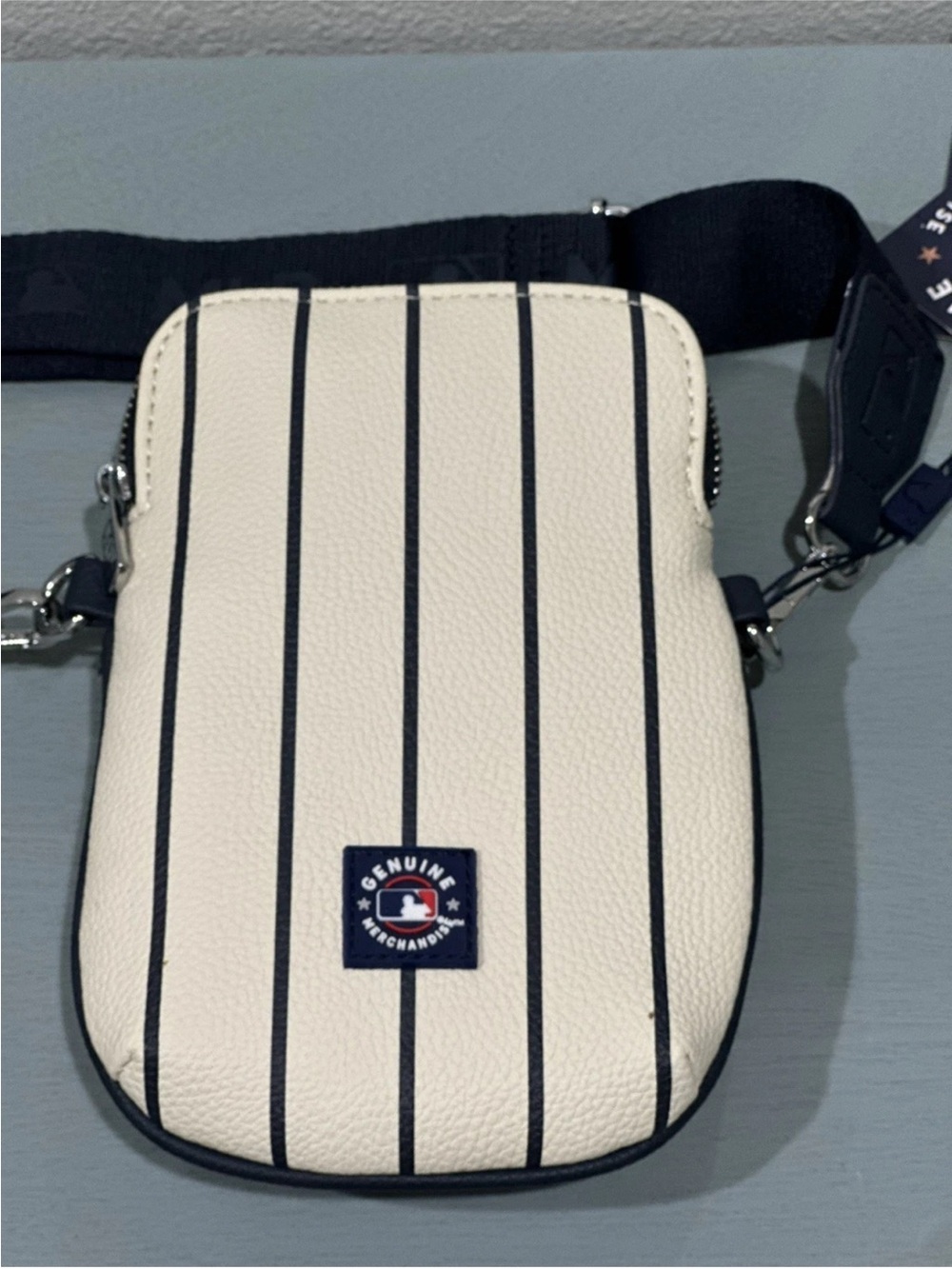 MLB New York Yankees Mini Crossbody
Purse 5" X 2" X 8" Montana West-Striped - Picture 8 of 9